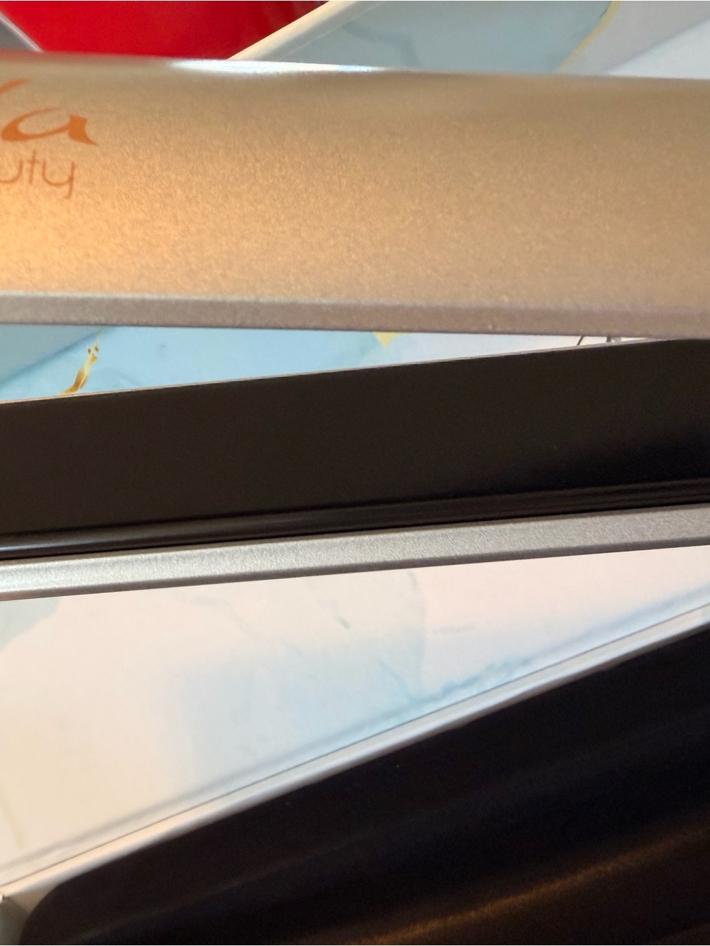Aria Digital Hair Straightener - Silver - Picture 4 of 8